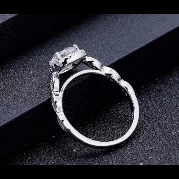 Moissanite ring set with certificate - Picture 12 of 16